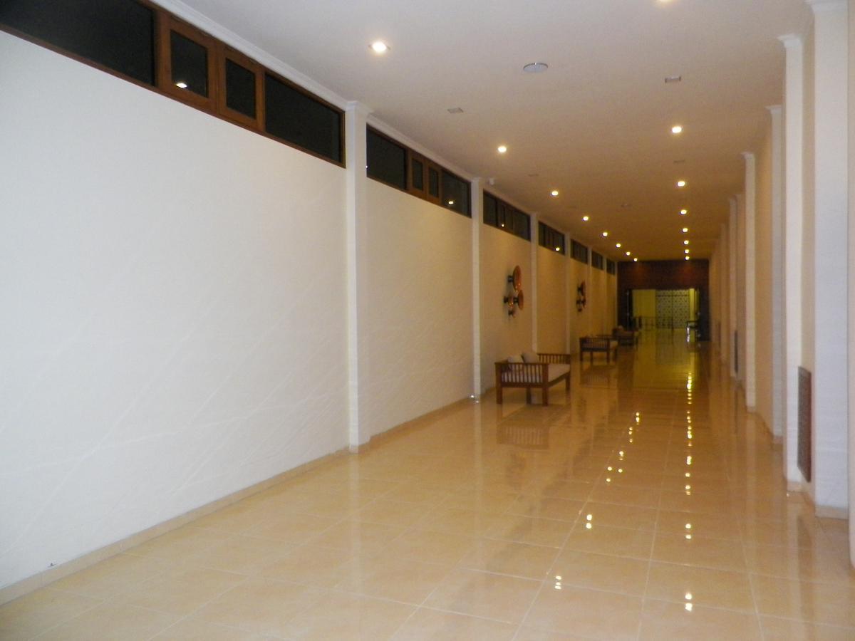 Multazam Hotel Solo Екстер'єр фото