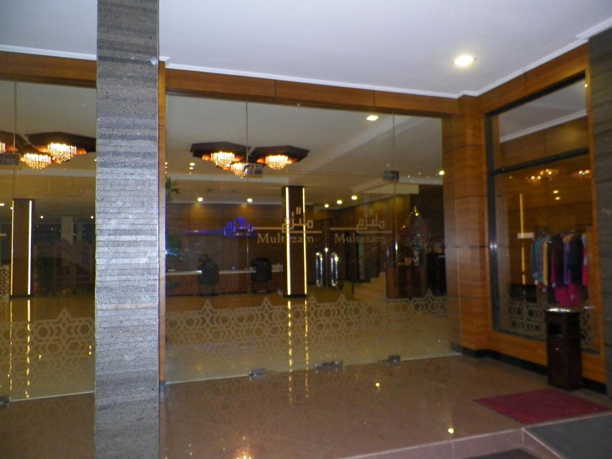 Multazam Hotel Solo Екстер'єр фото