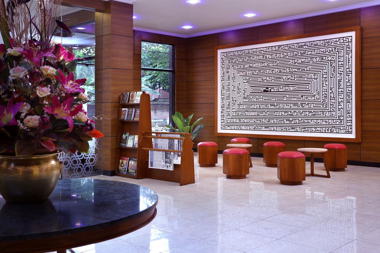 Multazam Hotel Solo Екстер'єр фото