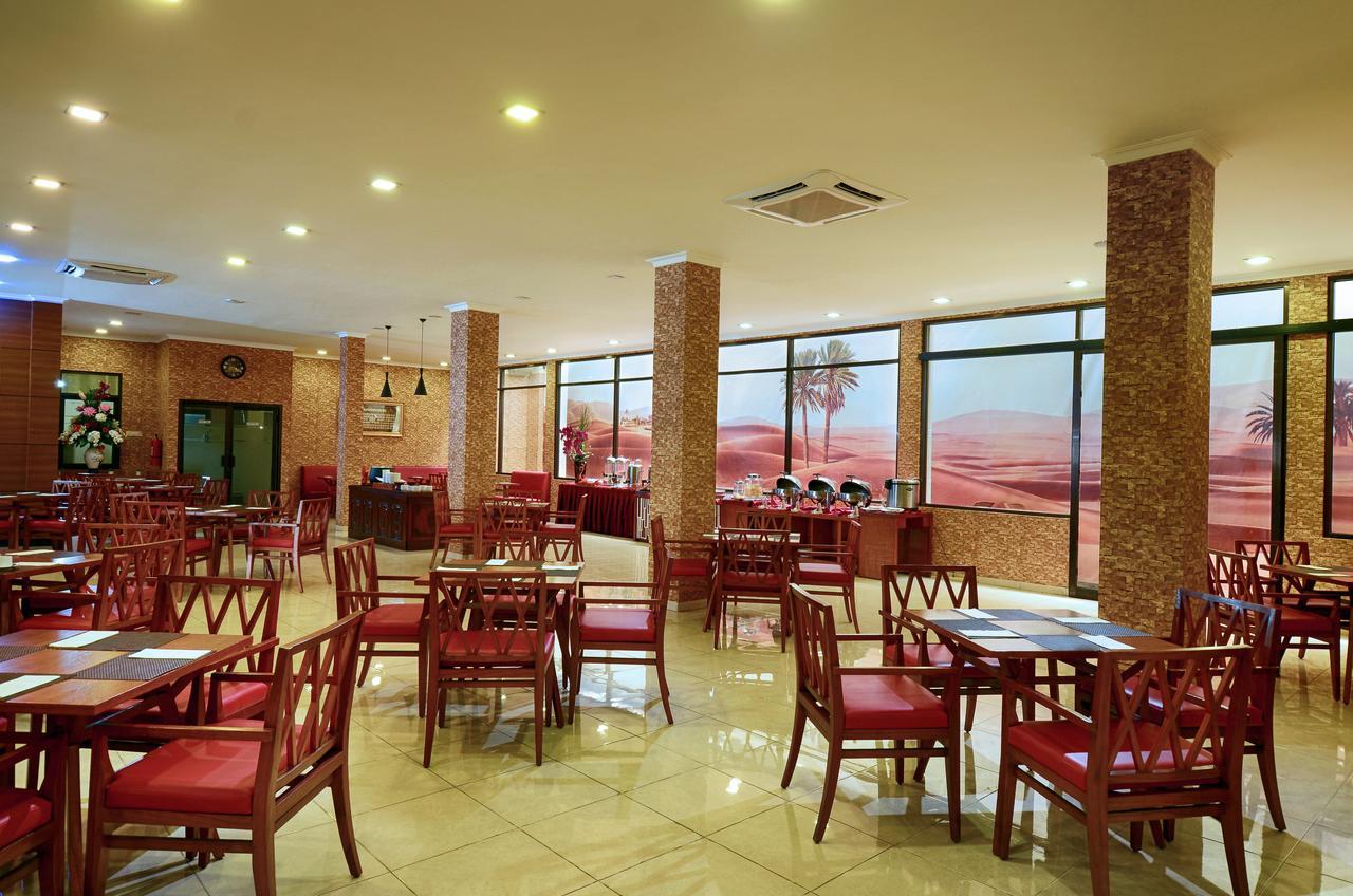 Multazam Hotel Solo Екстер'єр фото