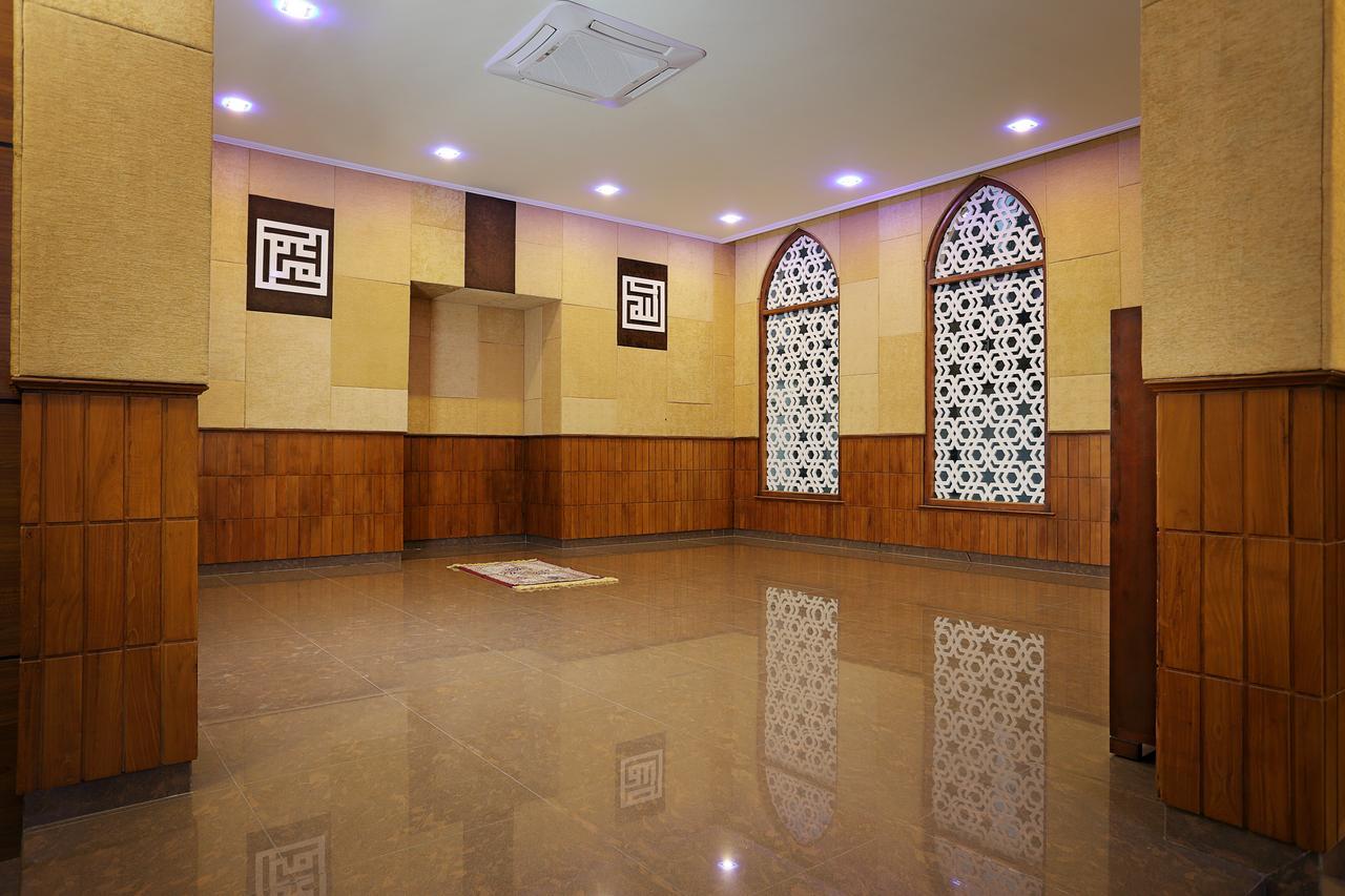 Multazam Hotel Solo Екстер'єр фото